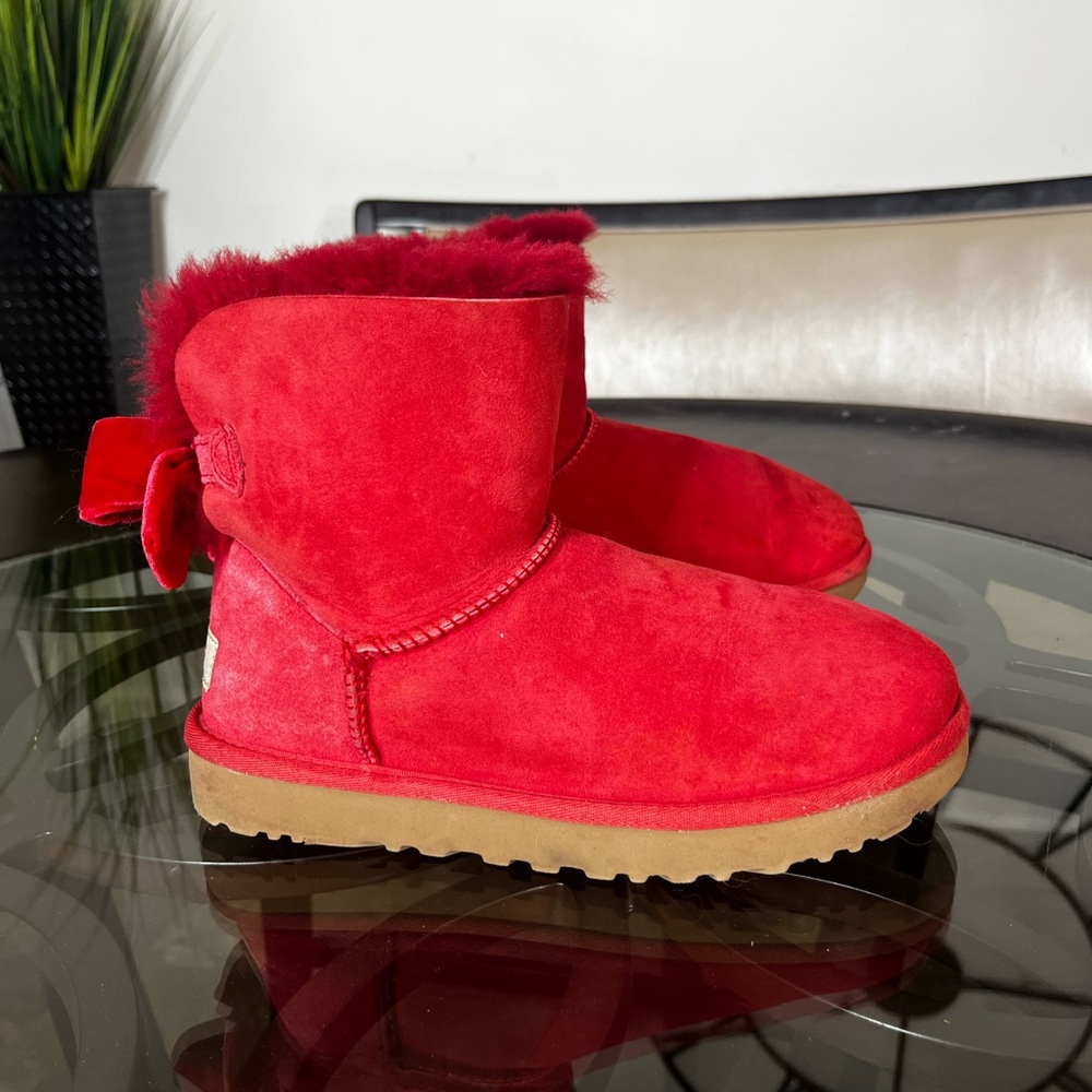 UGG Mini Bailey Bow II Red Suede Winter Shearling Boots Women's Size 7